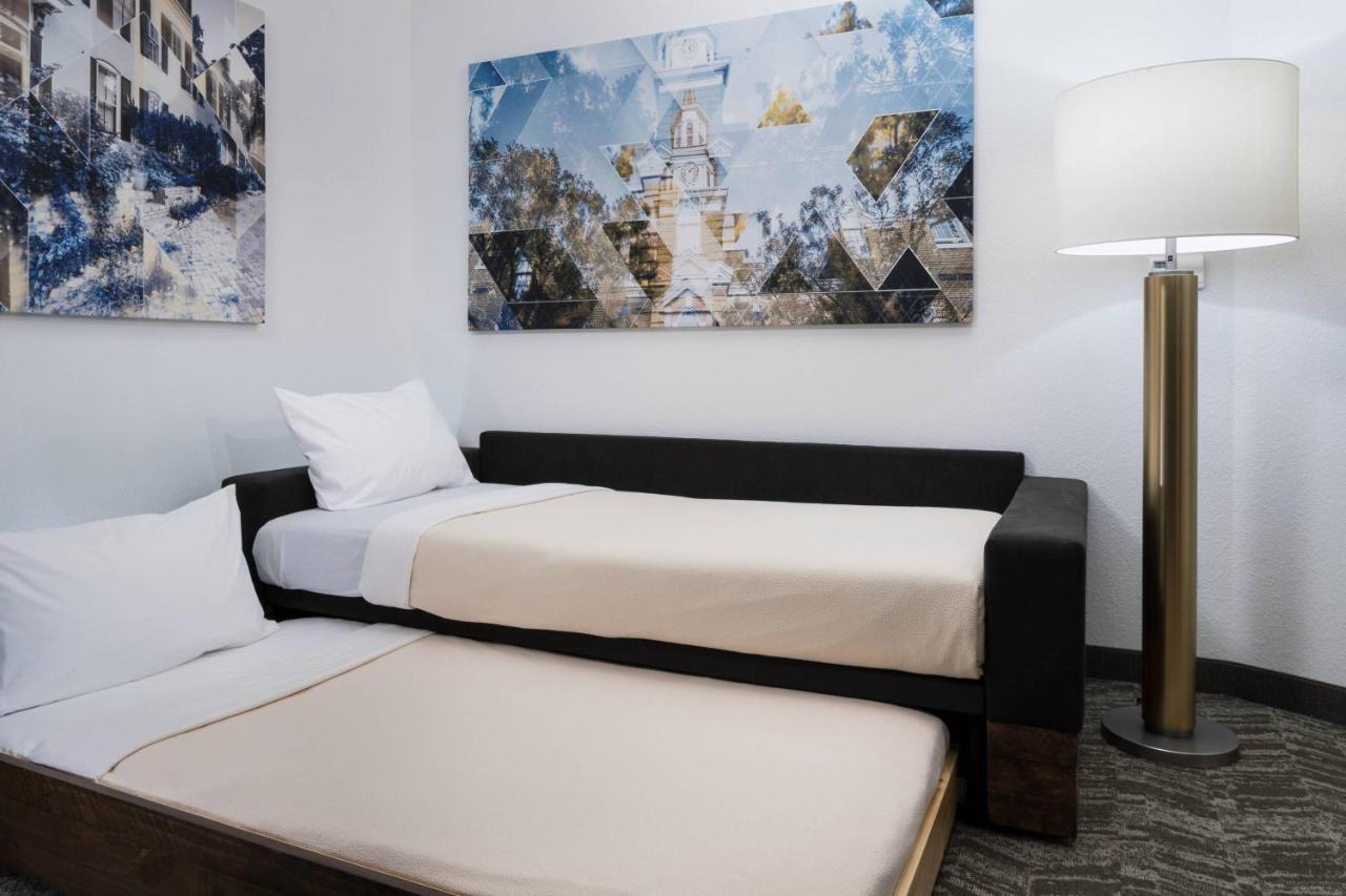 สปริงฮิลล์ สวีท อเล็กซานเดรีย โอลดาวน์/เซาท์เวสต์ Hotel ภายนอก รูปภาพ